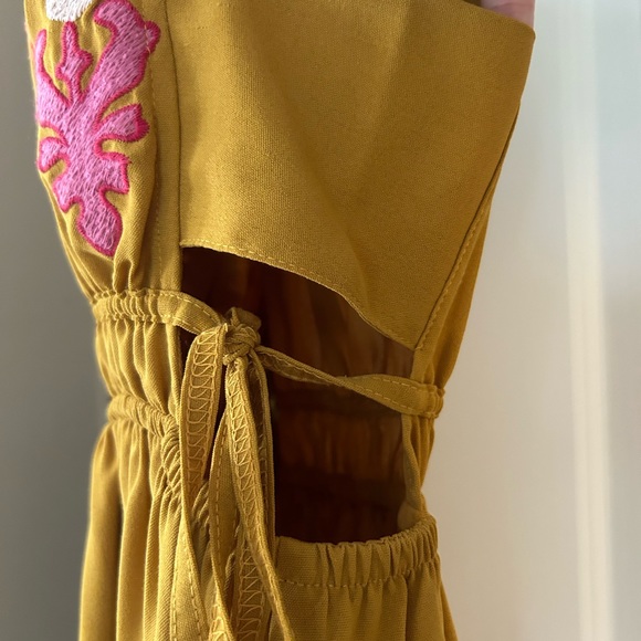 Dress - Picture 5 of 6